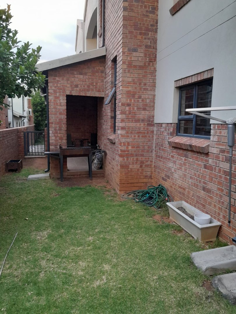 To Let 3 Bedroom Property for Rent in Bromhof Gauteng