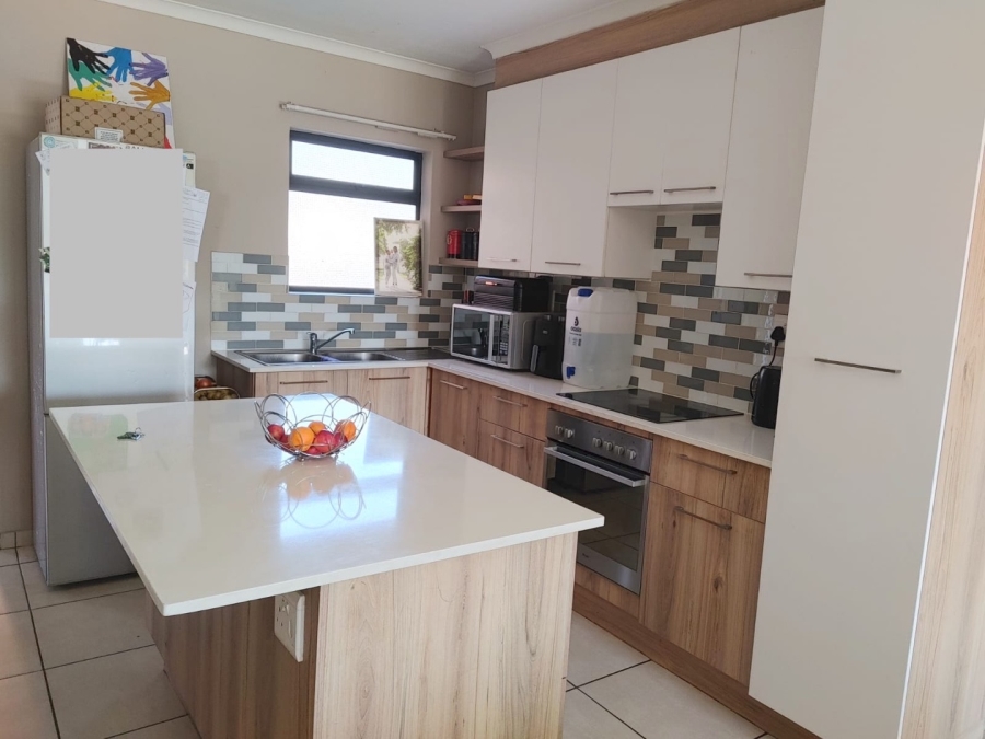 2 Bedroom Property for Sale in Die Hoewes Gauteng