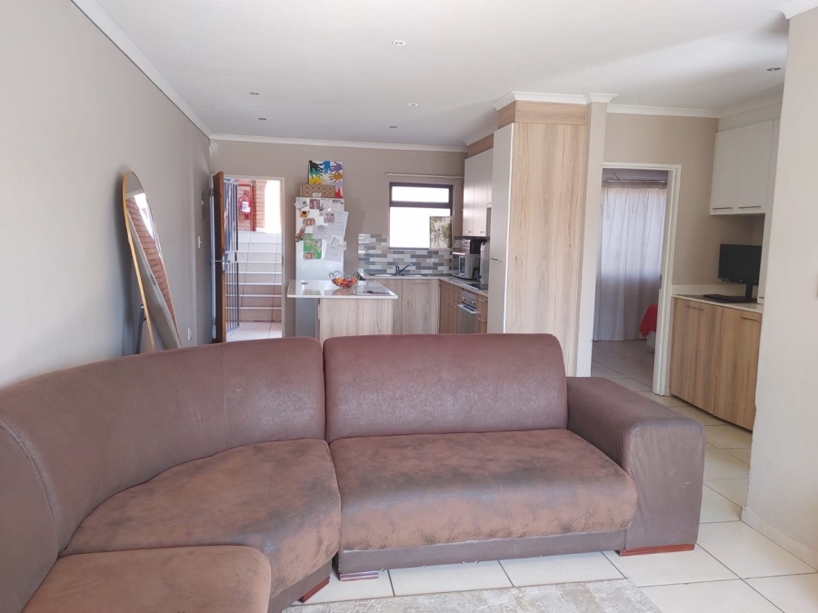 2 Bedroom Property for Sale in Die Hoewes Gauteng