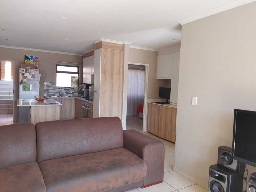 2 Bedroom Property for Sale in Die Hoewes Gauteng