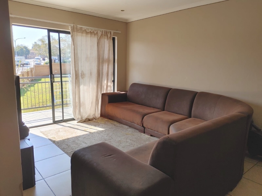 2 Bedroom Property for Sale in Die Hoewes Gauteng