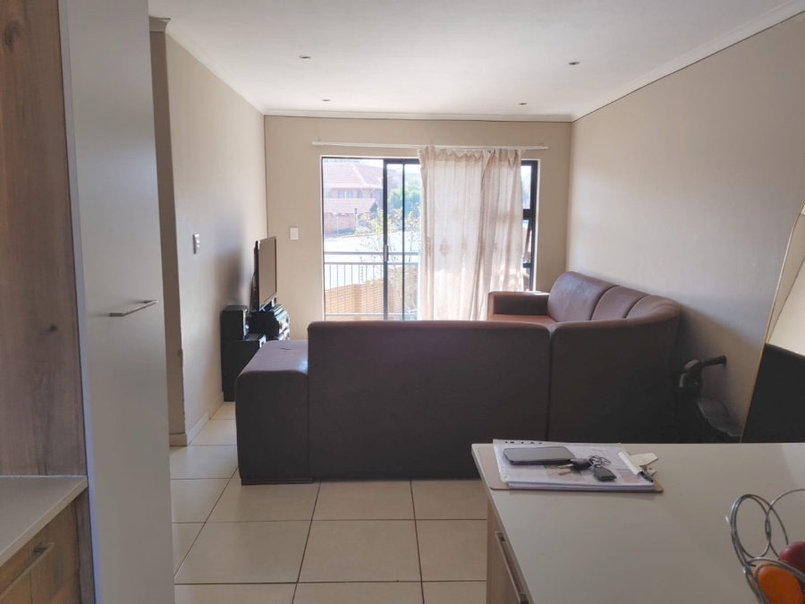 2 Bedroom Property for Sale in Die Hoewes Gauteng