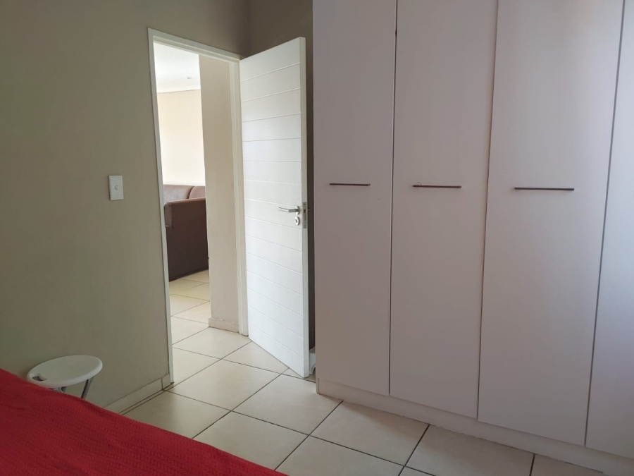 2 Bedroom Property for Sale in Die Hoewes Gauteng