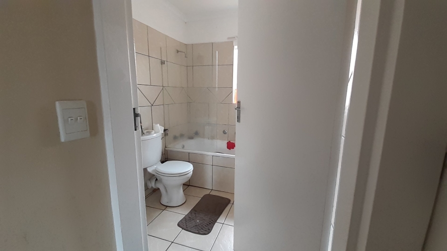 2 Bedroom Property for Sale in Clarina Gauteng