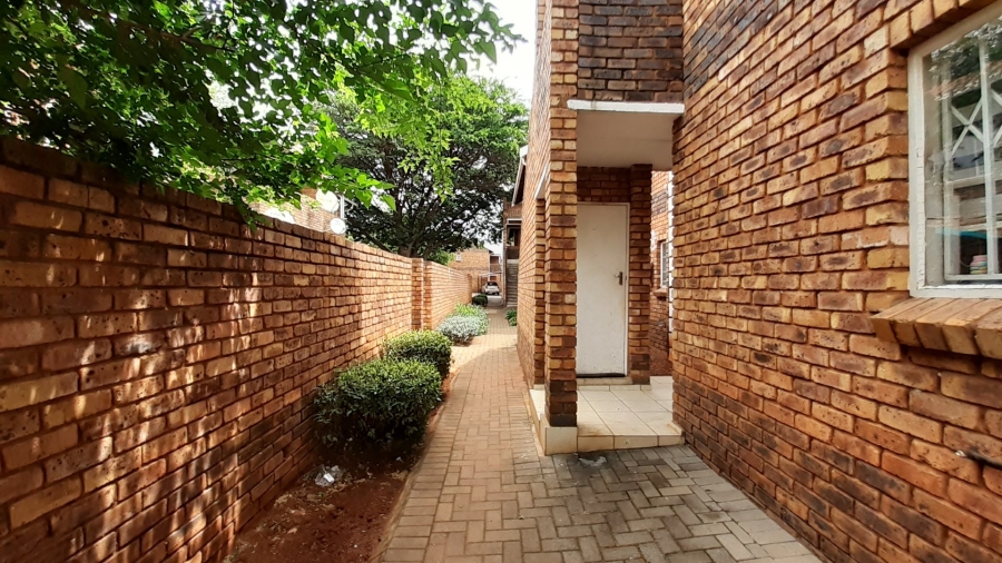 2 Bedroom Property for Sale in Clarina Gauteng
