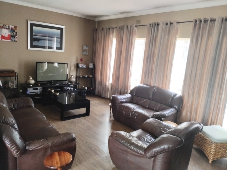 3 Bedroom Property for Sale in Symhurst Gauteng