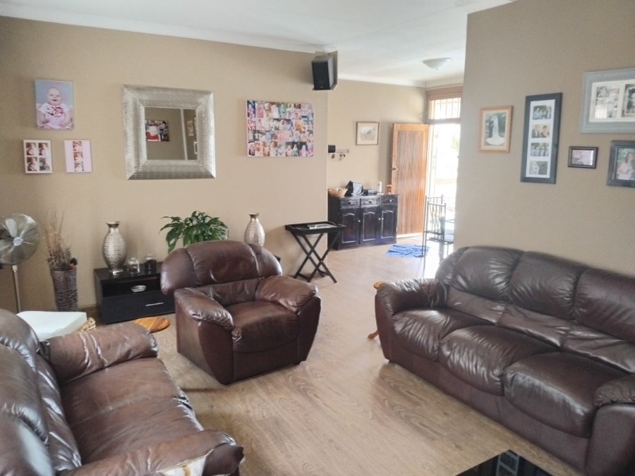 3 Bedroom Property for Sale in Symhurst Gauteng