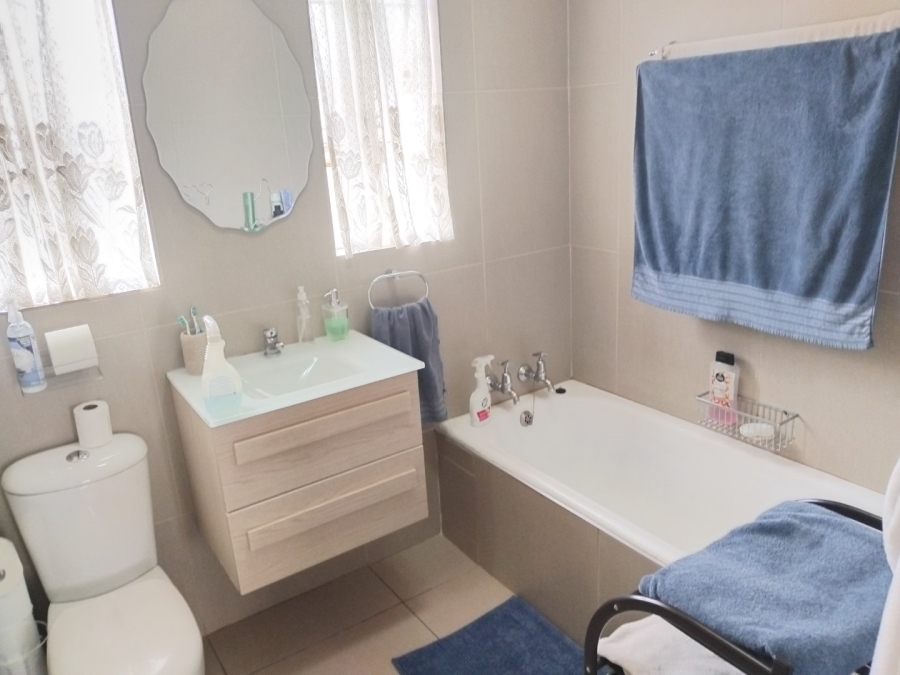 3 Bedroom Property for Sale in Symhurst Gauteng