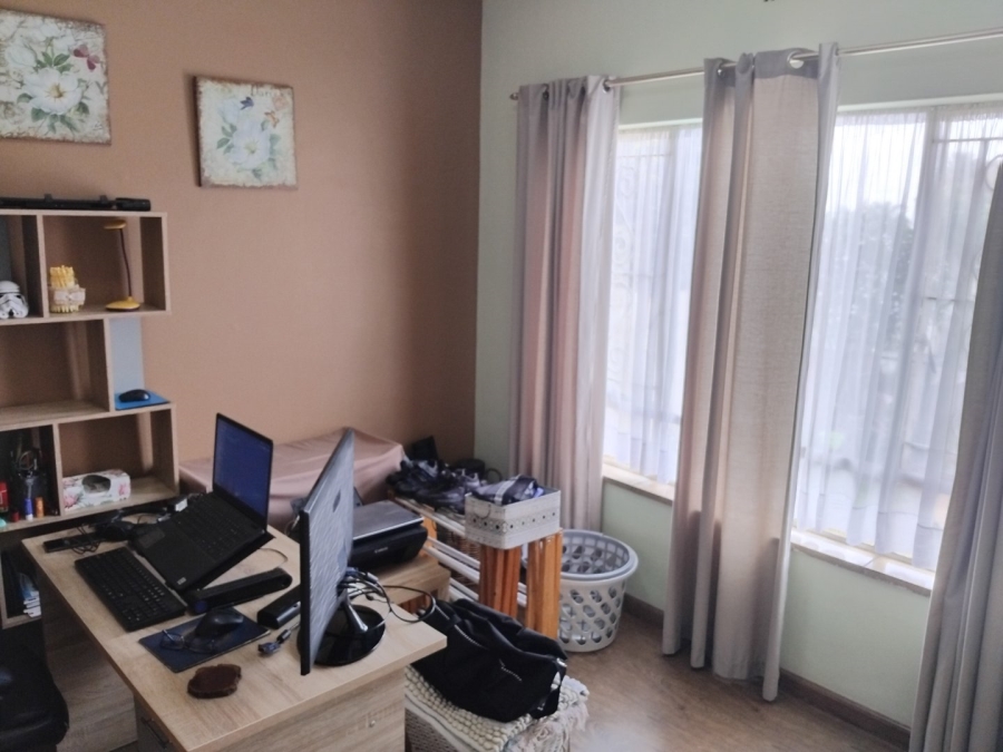 3 Bedroom Property for Sale in Symhurst Gauteng