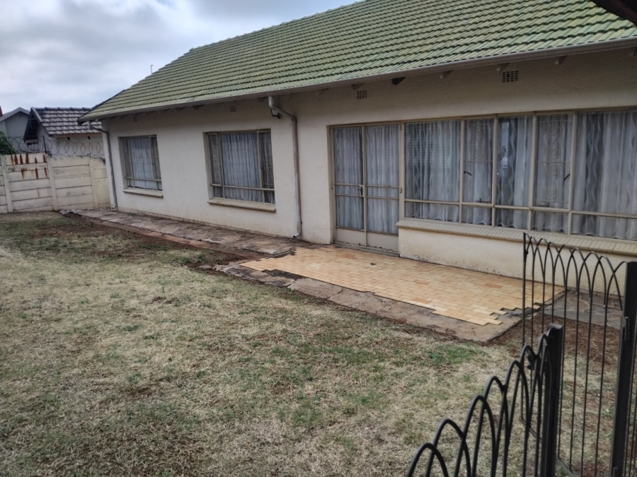 3 Bedroom Property for Sale in Symhurst Gauteng