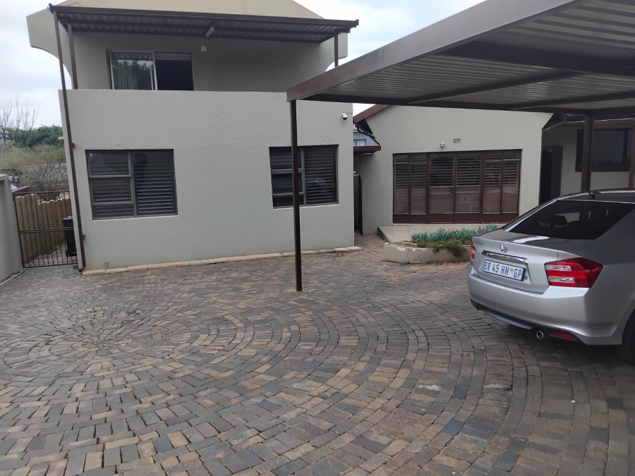 3 Bedroom Property for Sale in Edenvale Central Gauteng