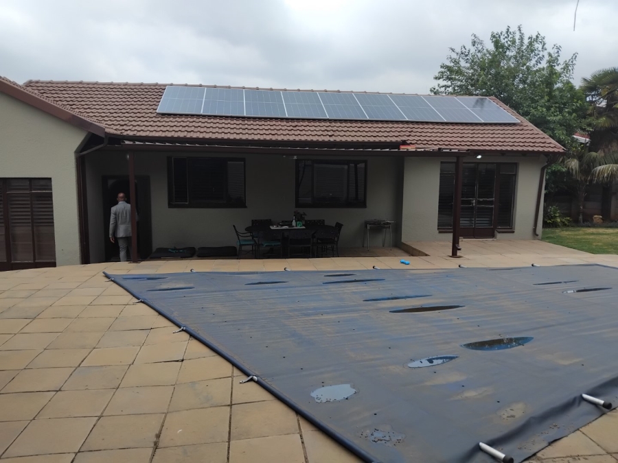 3 Bedroom Property for Sale in Edenvale Central Gauteng