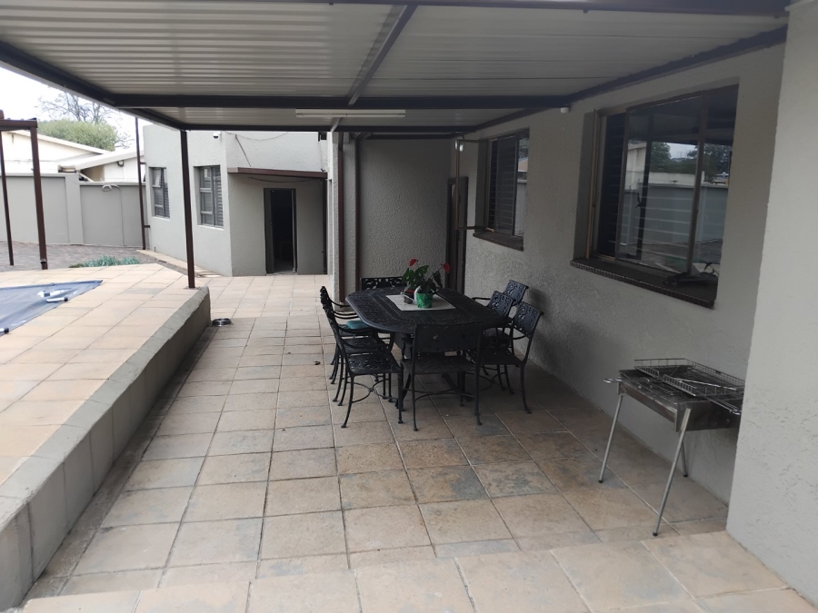 3 Bedroom Property for Sale in Edenvale Central Gauteng