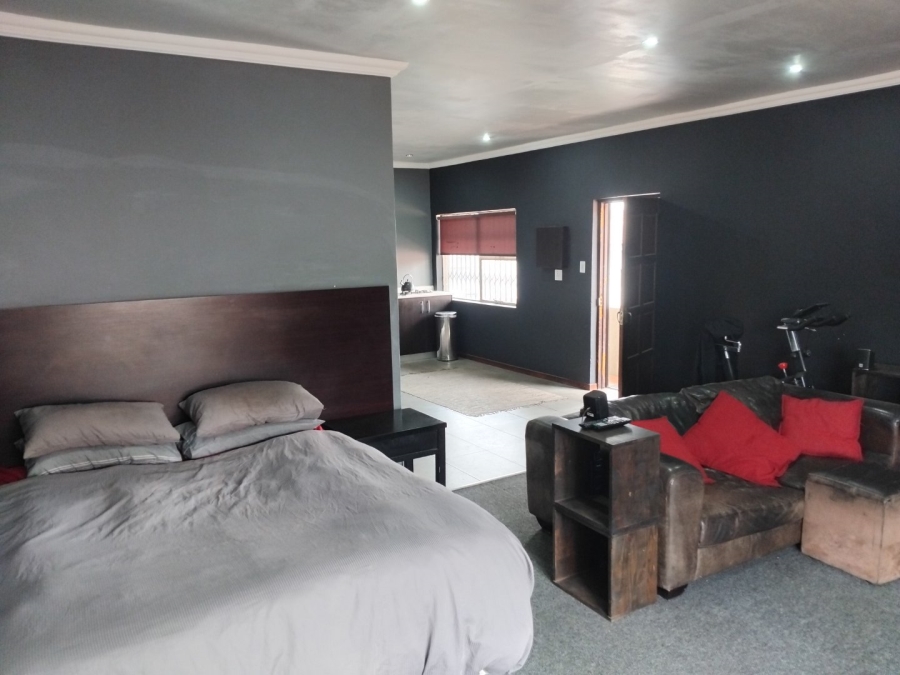 3 Bedroom Property for Sale in Edenvale Central Gauteng