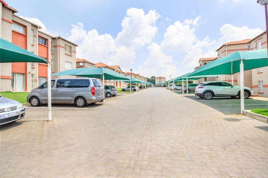 2 Bedroom Property for Sale in Ormonde View Gauteng
