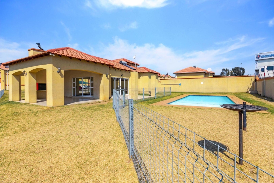 2 Bedroom Property for Sale in Ormonde View Gauteng