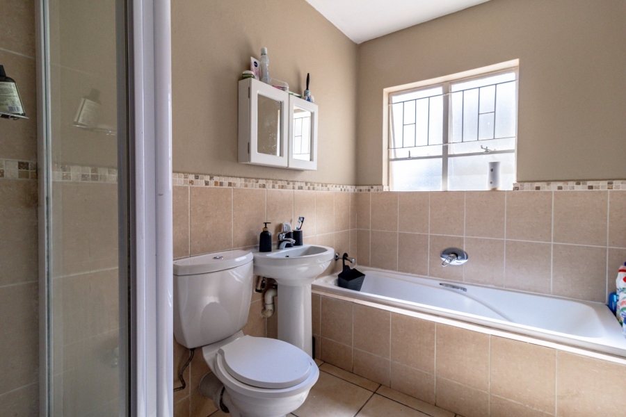 2 Bedroom Property for Sale in Ormonde View Gauteng