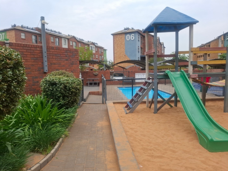 2 Bedroom Property for Sale in Montana Tuine Gauteng