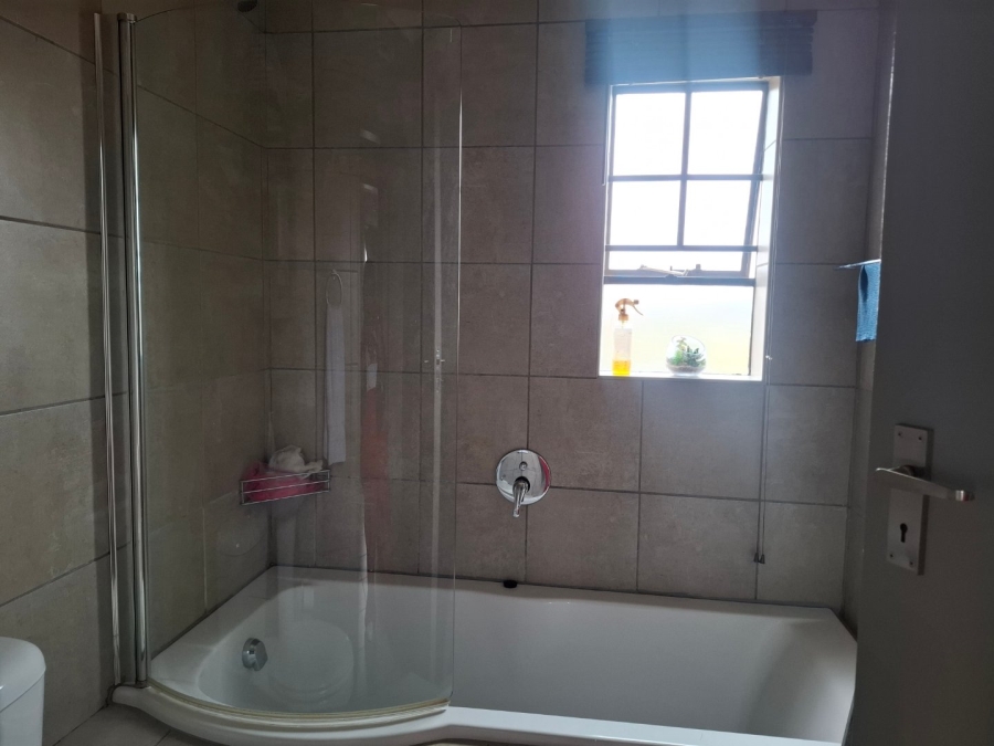 2 Bedroom Property for Sale in Montana Tuine Gauteng