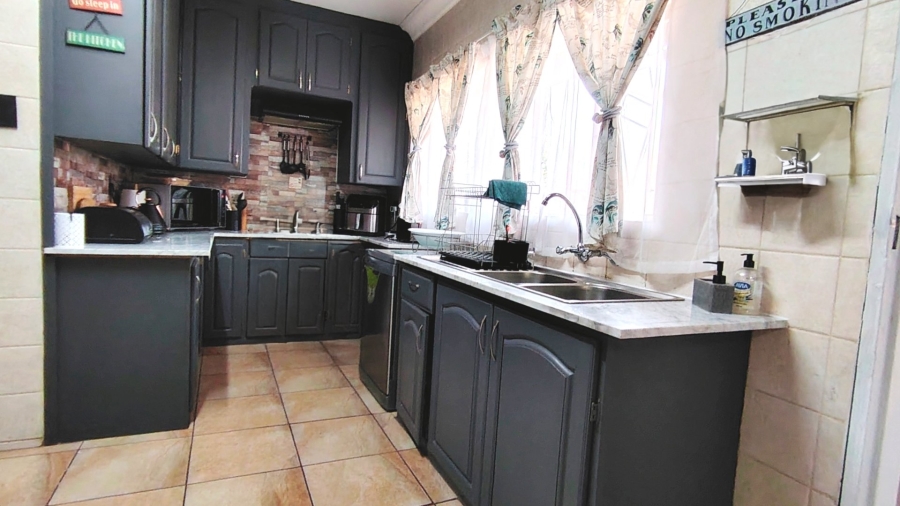 3 Bedroom Property for Sale in Risiville Gauteng