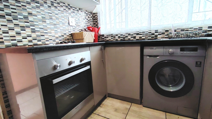 2 Bedroom Property for Sale in Three Rivers Gauteng