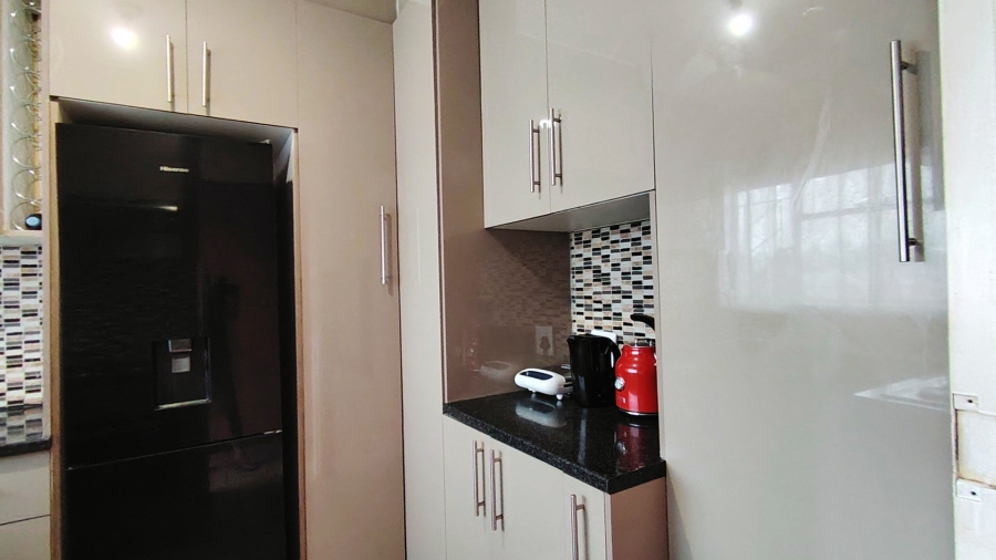 2 Bedroom Property for Sale in Three Rivers Gauteng