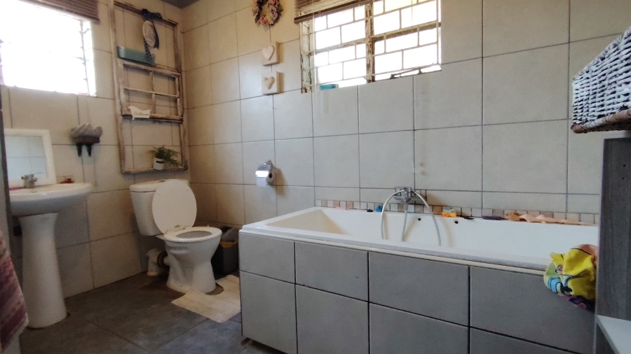 Commercial Property for Sale in Nelsonia Gauteng