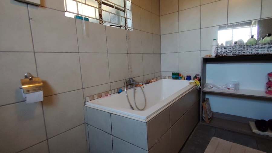 Commercial Property for Sale in Nelsonia Gauteng