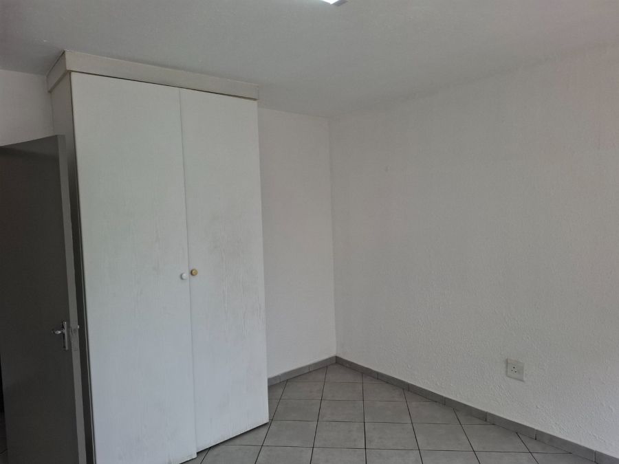 2 Bedroom Property for Sale in Edenvale Central Gauteng