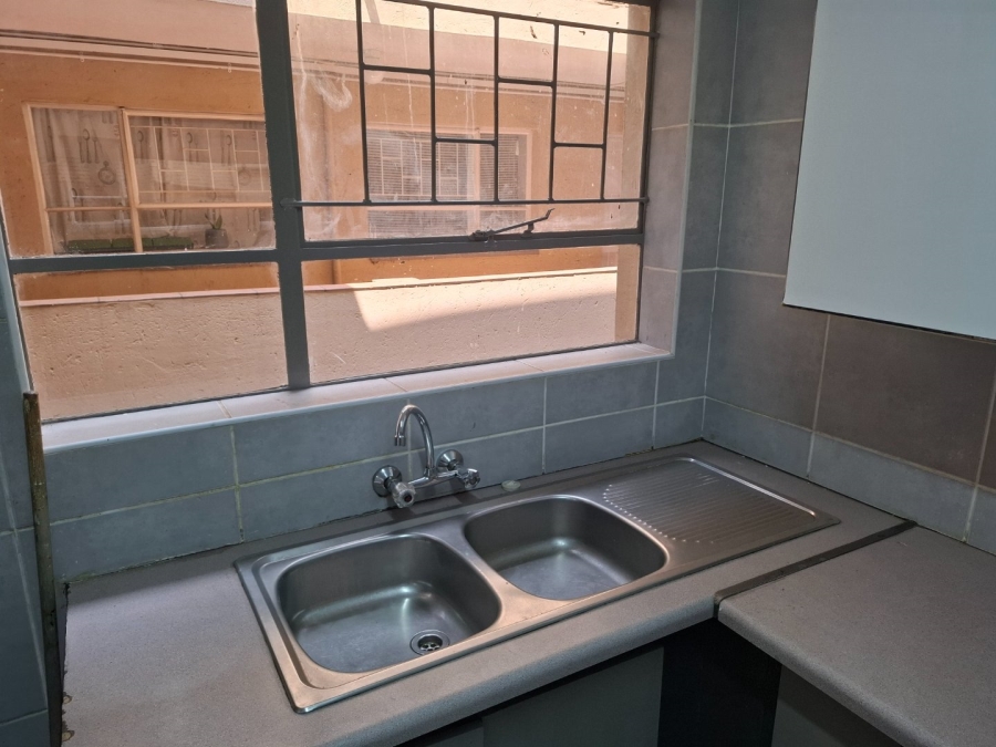 2 Bedroom Property for Sale in Edenvale Central Gauteng