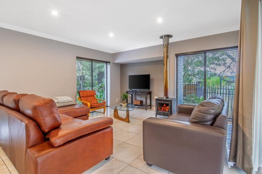 3 Bedroom Property for Sale in Lakeside Village Gauteng