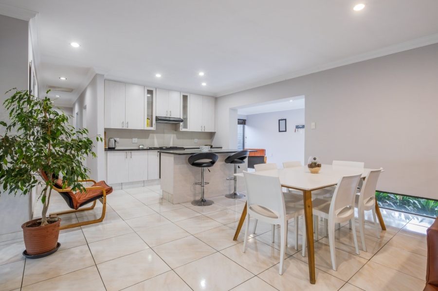 3 Bedroom Property for Sale in Lakeside Village Gauteng