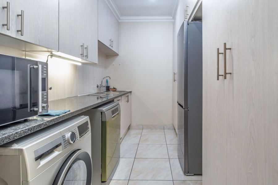 3 Bedroom Property for Sale in Lakeside Village Gauteng