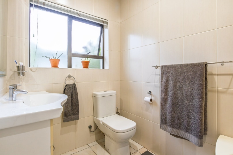 3 Bedroom Property for Sale in Lakeside Village Gauteng