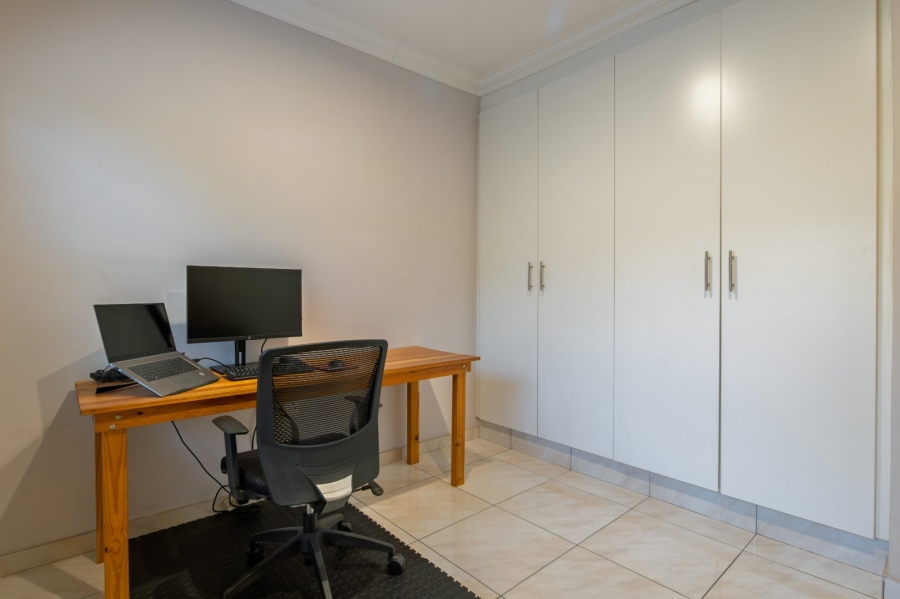 3 Bedroom Property for Sale in Lakeside Village Gauteng