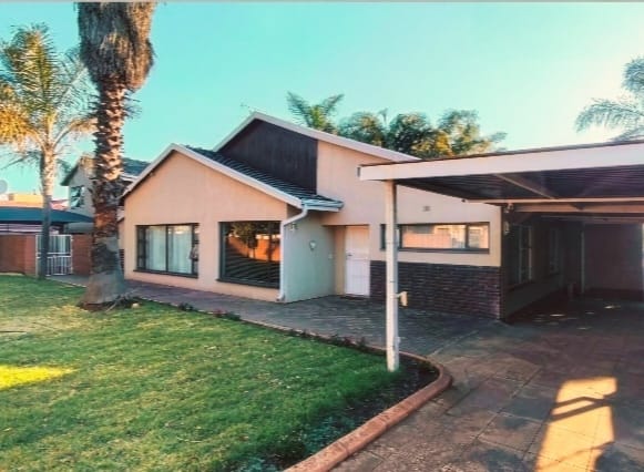 4 Bedroom Property for Sale in Farrarmere Gauteng