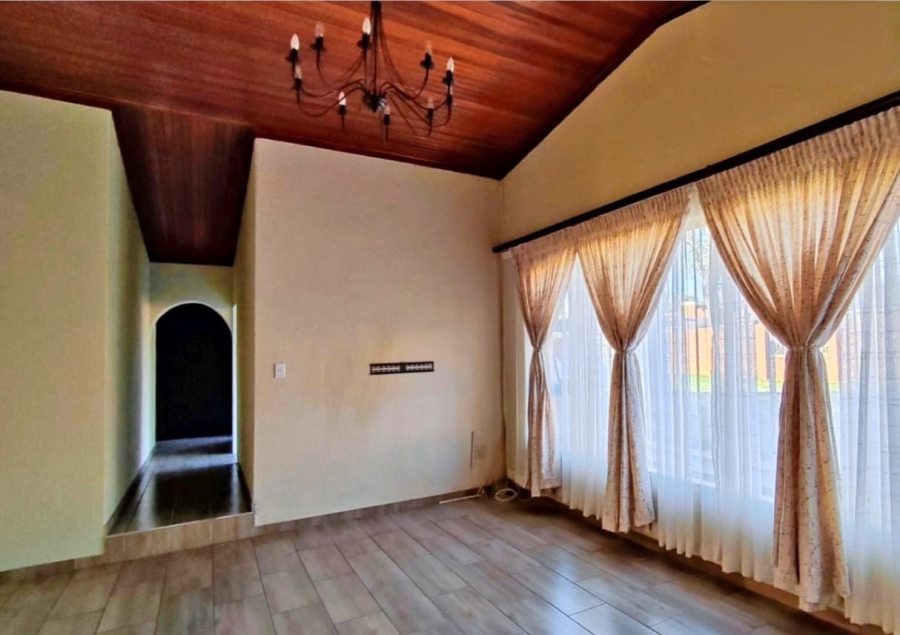 4 Bedroom Property for Sale in Farrarmere Gauteng