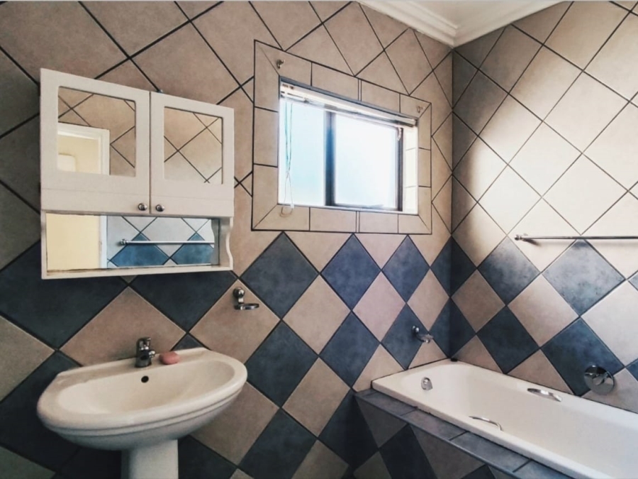 4 Bedroom Property for Sale in Farrarmere Gauteng