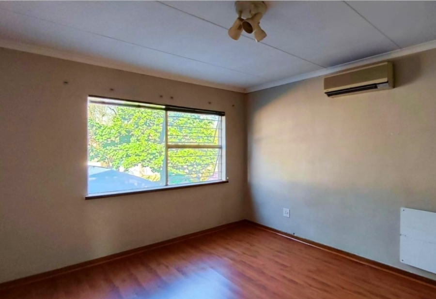 4 Bedroom Property for Sale in Farrarmere Gauteng