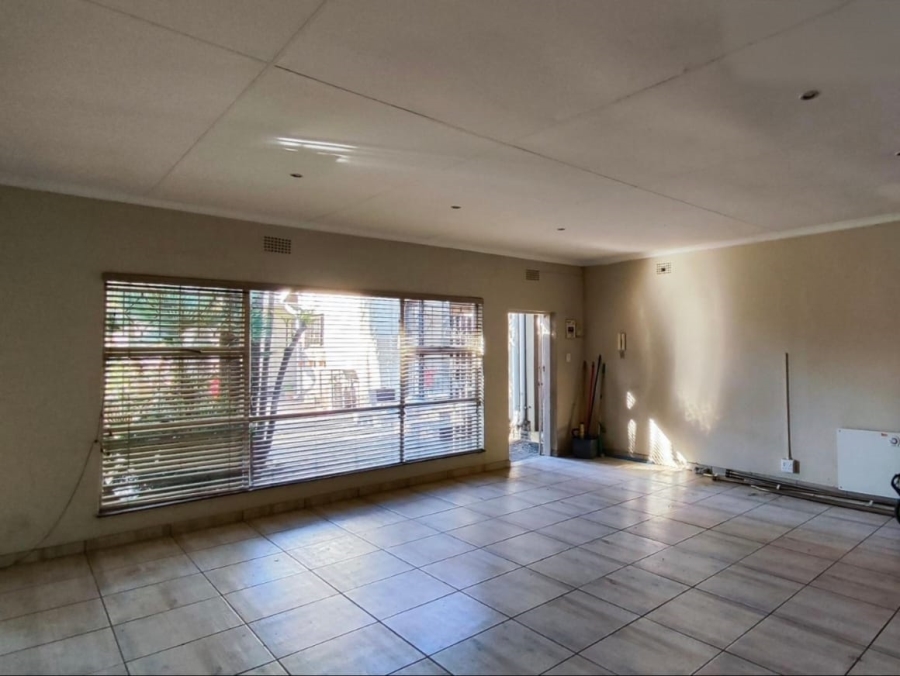 4 Bedroom Property for Sale in Farrarmere Gauteng