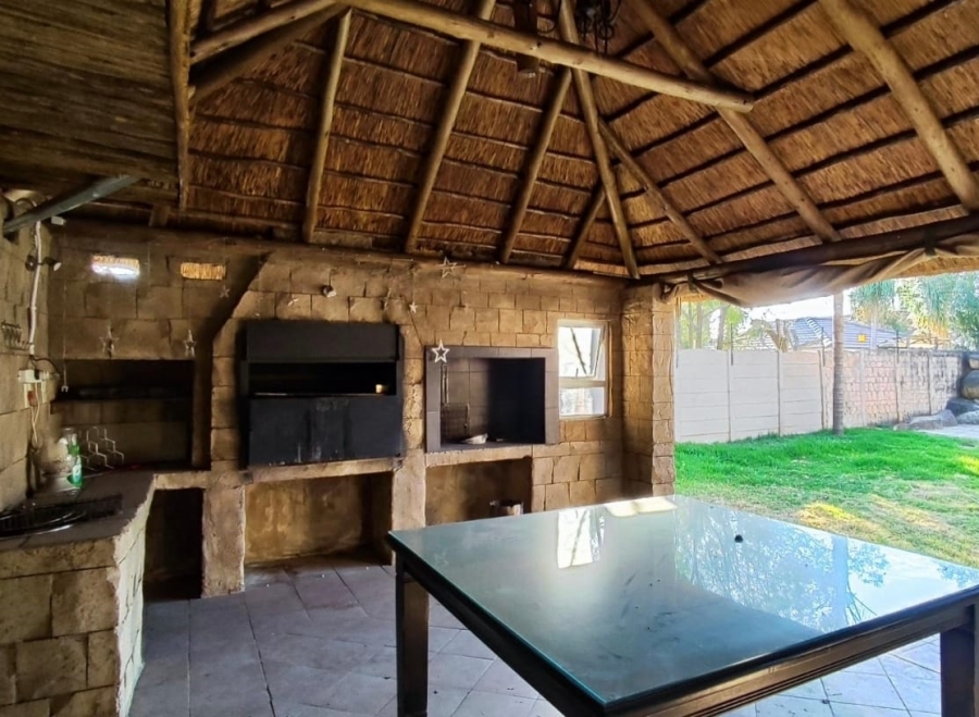4 Bedroom Property for Sale in Farrarmere Gauteng