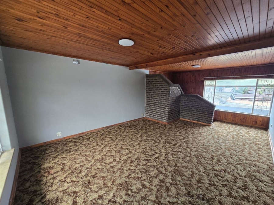 4 Bedroom Property for Sale in Birchleigh Gauteng