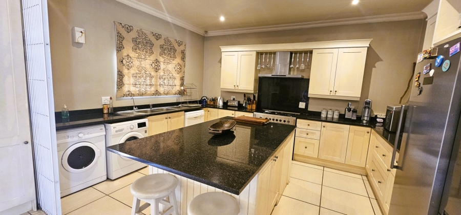 4 Bedroom Property for Sale in Vaal Marina Gauteng