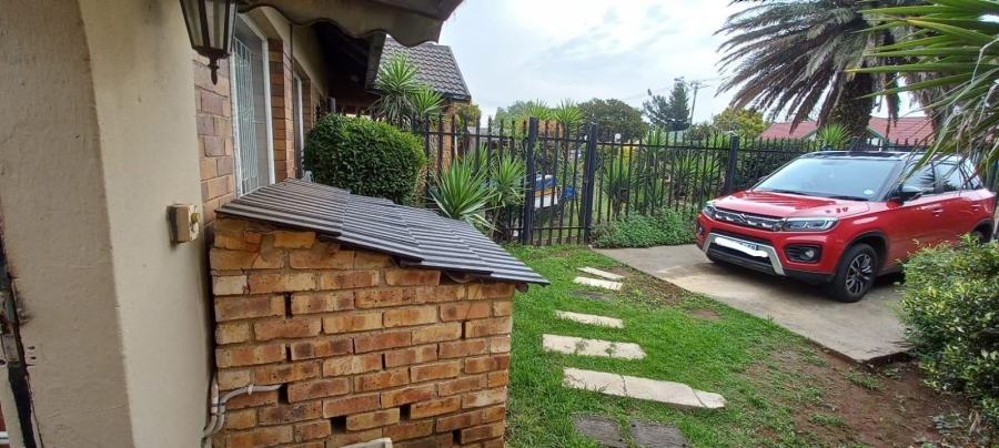 To Let 2 Bedroom Property for Rent in Hazelpark Gauteng
