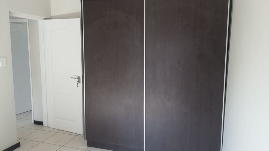 To Let 2 Bedroom Property for Rent in Oakdene Gauteng