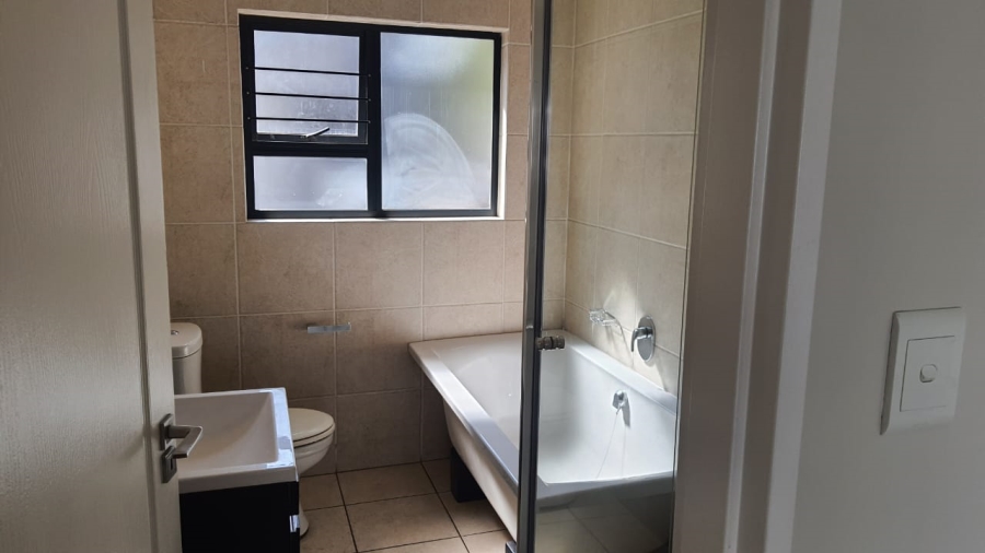 To Let 2 Bedroom Property for Rent in Oakdene Gauteng