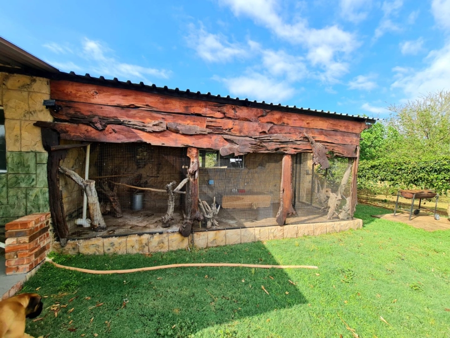 Commercial Property for Sale in Honingneskrans Ah Gauteng