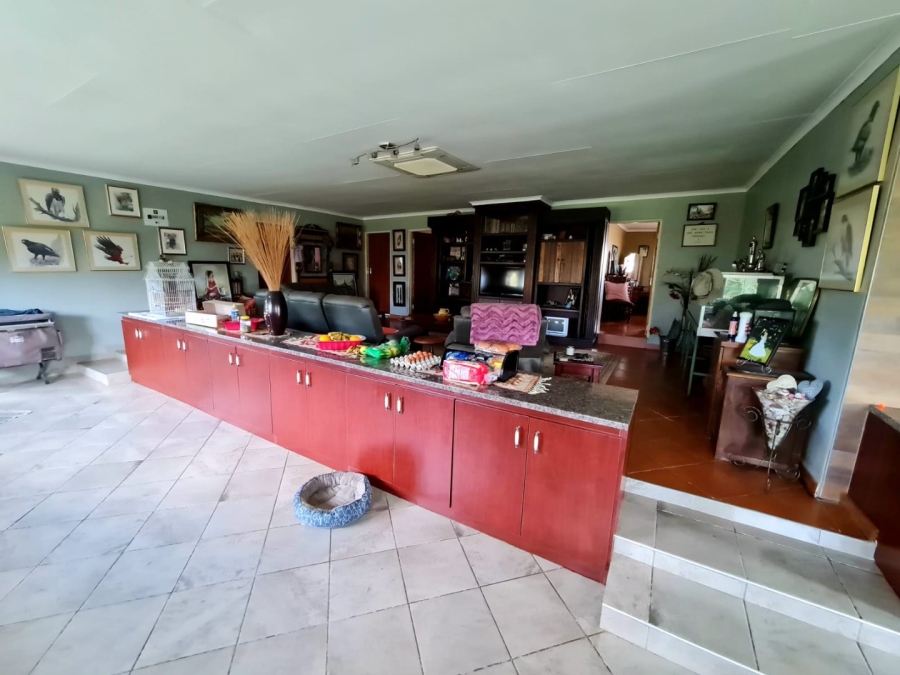 Commercial Property for Sale in Honingneskrans Ah Gauteng