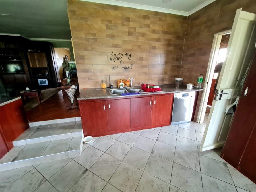 Commercial Property for Sale in Honingneskrans Ah Gauteng