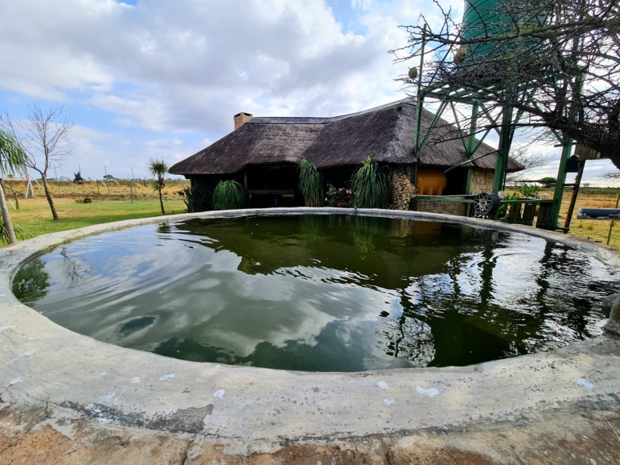 Commercial Property for Sale in Honingneskrans Ah Gauteng